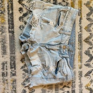 American Eagle light was low rise jean shorts